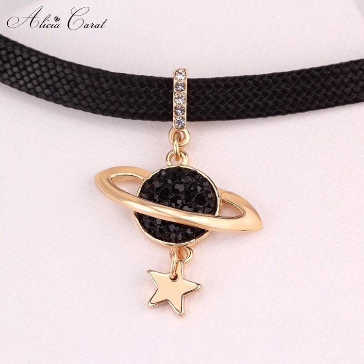 Collier Ras de Cou Pendentif Univers Etoilé