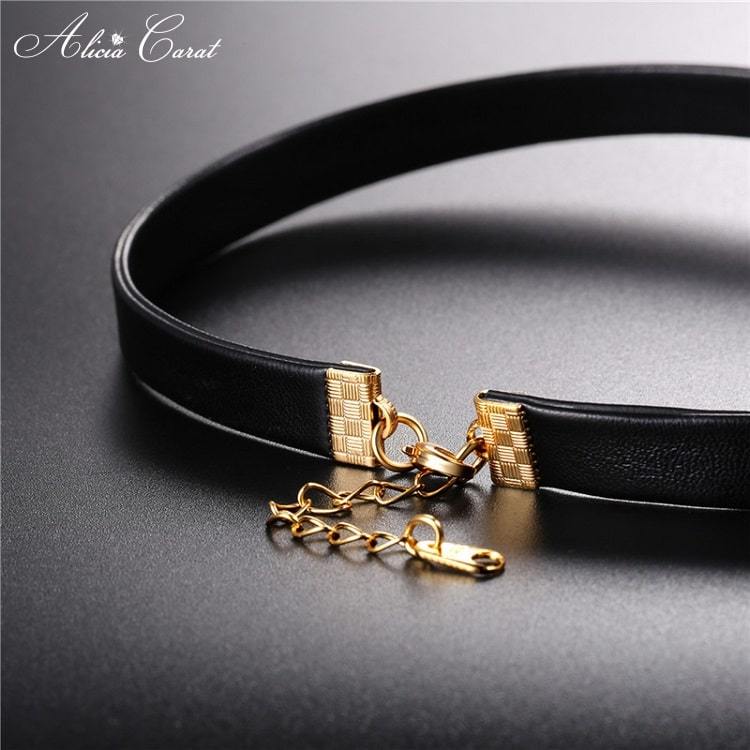 Collier Ras de Cou Plaqué Or Fermoir